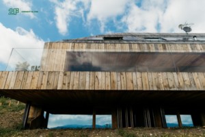 Serramenti-in-legno-2F-Villa-privata-Altopiano-di-Asiago-Roana-Vicenza 7