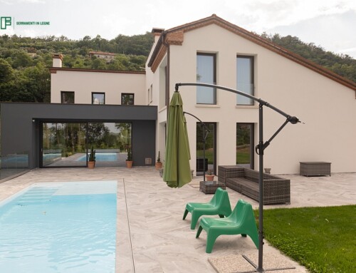 Villa privata sui Colli Berici (Vicenza) – Serramenti in legno Clima 80 | Alzanti scorrevoli Imago