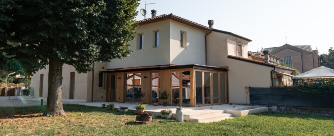 Casa dei Tigli - serramenti a filo muro 2F per residenza unifamiliare a Motta di Costabissara (Vicenza) - evidenza